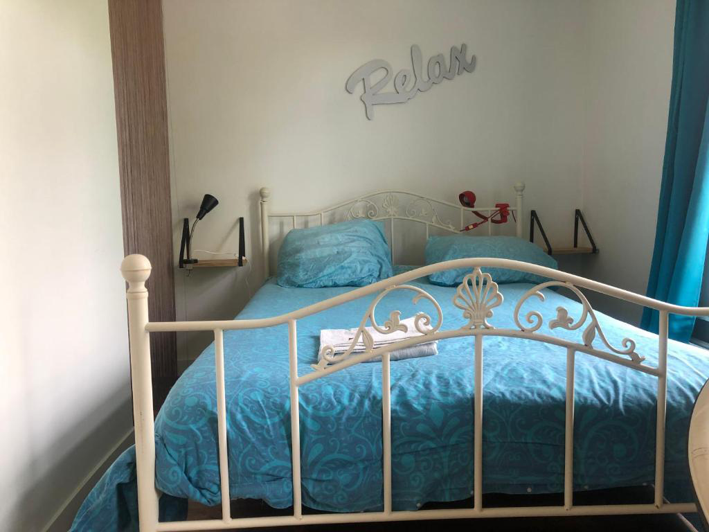 Back-Stage bed